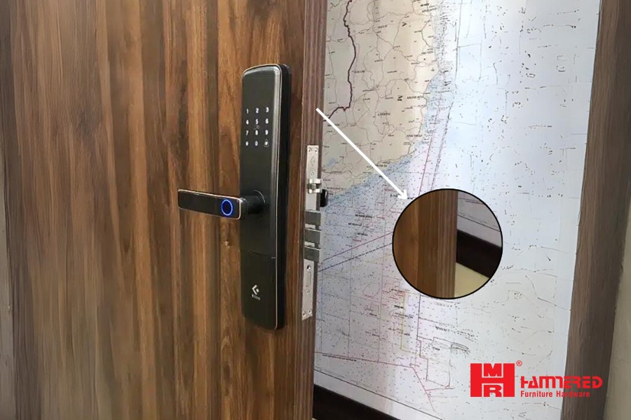 Đồ dày cánh cửa lắp khóa điện tử vân tay