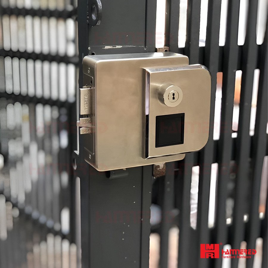 khóa cổng sắt vân tay