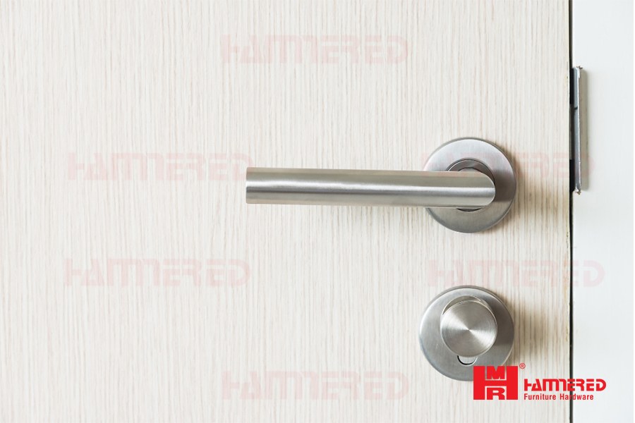Khóa phân thể nhà vệ sinh
