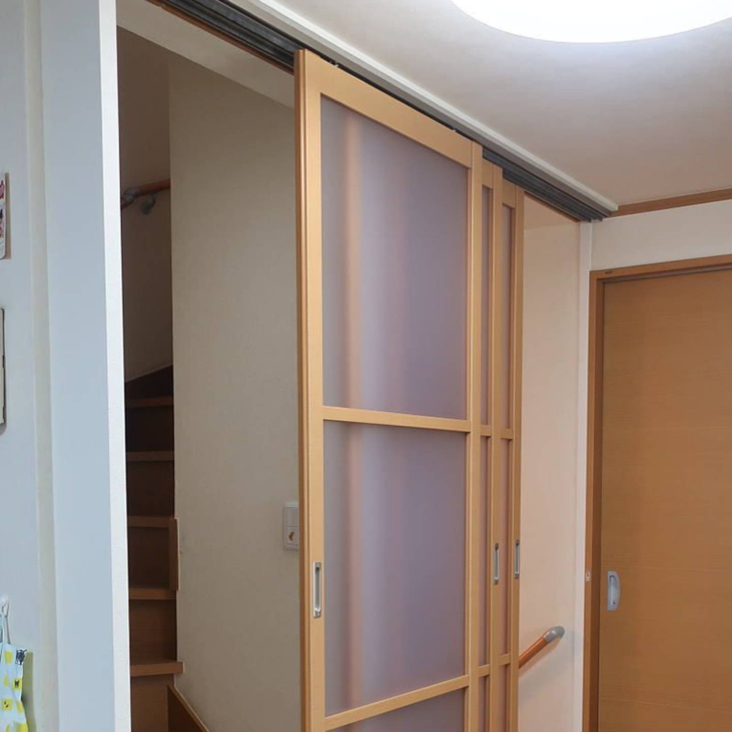 Tính năng giảm chấn bảo vệ kết cấu cửa
